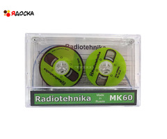 Аудиокассета "Radiotehnika" с катушками зелёного цвета с логотипом "Novodel Shop"