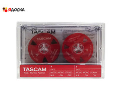 Аудиокассета "TASCAM" с катушками красного цвета