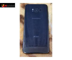 Продам телефон Samsung s8 plus 4оперативная 64внутреняя память