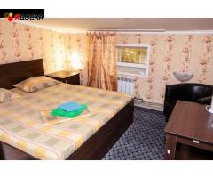 Гостиница Барнаула недалеко от остановки «Площадь Текстильщиков» / 1