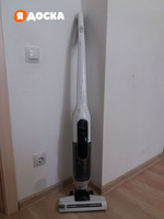 Вертикальный безпроводный пылесос Bosch BCH6ATH25.Требуется замена аккумулятора