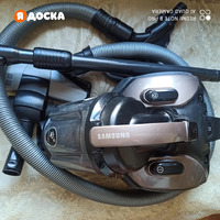 Продам б/у Пылесос самсунг 2100 ват модель VC21K5170HG ,контейнер,сухая,управление на ручке
